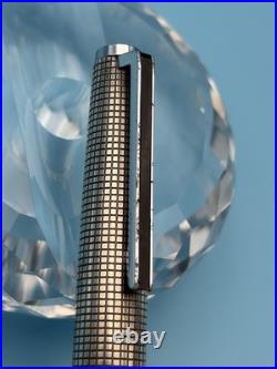 1974 Pilot Custom Sterling Silver Fountain Pen 18K White Gold M Nib H1174 Rare