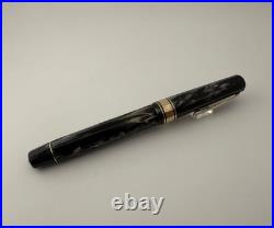 Extremely Rare Omas Gentlemen Black & Grey Celluloid Fountain Pen 14K Gold Nib Extremely Rare Omas Gentlemen Black & Grey Celluloid Fountain Pen 14K Gold Nib