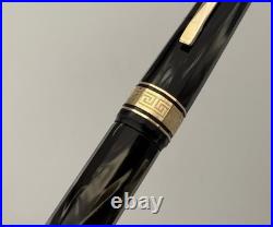 Extremely Rare Omas Gentlemen Black & Grey Celluloid Fountain Pen 14K Gold Nib Extremely Rare Omas Gentlemen Black & Grey Celluloid Fountain Pen 14K Gold Nib