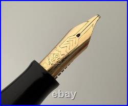 Extremely Rare Omas Gentlemen Black & Grey Celluloid Fountain Pen 14K Gold Nib Extremely Rare Omas Gentlemen Black & Grey Celluloid Fountain Pen 14K Gold Nib