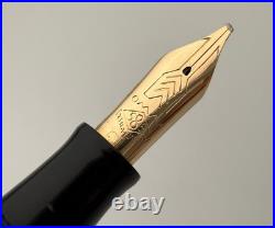 Extremely Rare Omas Gentlemen Black & Grey Celluloid Fountain Pen 14K Gold Nib Extremely Rare Omas Gentlemen Black & Grey Celluloid Fountain Pen 14K Gold Nib