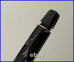 Extremely Rare Omas Gentlemen Black & Grey Celluloid Fountain Pen 14K Gold Nib Extremely Rare Omas Gentlemen Black & Grey Celluloid Fountain Pen 14K Gold Nib