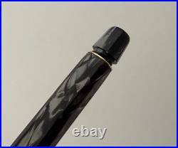 Extremely Rare Omas Gentlemen Black & Grey Celluloid Fountain Pen 14K Gold Nib Extremely Rare Omas Gentlemen Black & Grey Celluloid Fountain Pen 14K Gold Nib