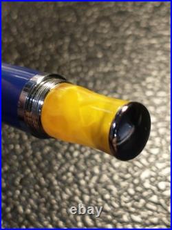 MONTEVERDE U. S. A. RARE 1990's AMBER AND BLUE VINTAGE FOUNTAIN PEN MEDIUM NIB