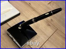Montblanc 146 Fountain Pen M Nib With Crystal Pen Holder Stand Rare