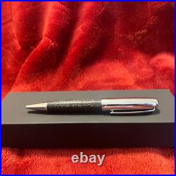NIB/Rare Find Hugo Boss Advance Textured Leather Ballpoint Pen HSU5984 NIB/Rare Find Hugo Boss Advance Textured Leather Ballpoint Pen HSU5984