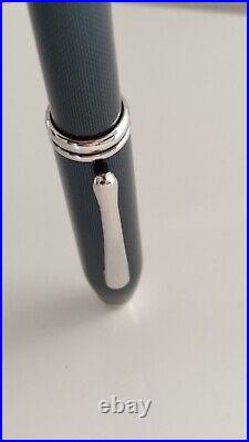 New Cross Townsend Rare Finish New Rollerball Pen Platinum Plated Trim