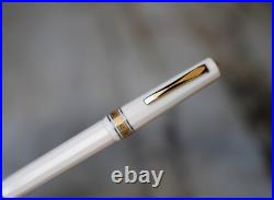 Omas Fountain Pen National Library Edition 18 Carat Solid Gold Nib Rare