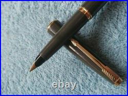 PARKER 45 COLLEGE DE LUXE 14C nib F fountain pen in RARE cocoa-gray color