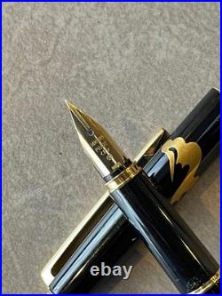 Pilot Dragon Makie 14K Gold Nib Fountain Pen Discontinued Rare Collectible