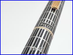 Pilot Grid Pattern Fountain Pen 18K Fine Nib Vintage 1976 Rare Japan