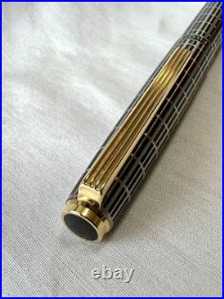 RARE 1978 PILOT Vintage Fountain Pen 18K Gold Nib-Fine Check Pattern H278