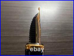 (RARE) Pelikan Fountain Pen New Classic 18K B Nib Discontinued ELEGANT Design