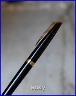 Rare Fountain Pen Waterman CF Black Lacquer Solid 18 Carat Gold Nib Fine