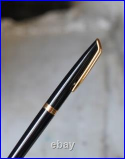Rare Fountain Pen Waterman CF Black Lacquer Solid 18 Carat Gold Nib Fine
