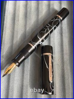 Rare Modern Vintage Bexley Prometheus BLK/WHT large Flat Top Fountain Pen B Nib
