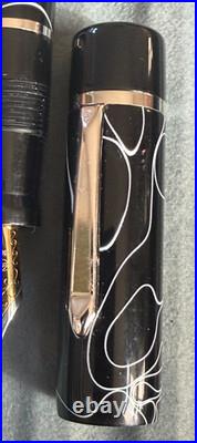 Rare Modern Vintage Bexley Prometheus BLK/WHT large Flat Top Fountain Pen B Nib