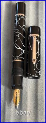 Rare Modern Vintage Bexley Prometheus BLK/WHT large Flat Top Fountain Pen B Nib