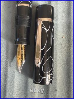 Rare Modern Vintage Bexley Prometheus BLK/WHT large Flat Top Fountain Pen B Nib