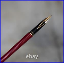 Rare Sheaffer Targa Slim Red Lacquer Fountain Pen 18K Solid Gold Nib