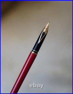 Rare Sheaffer Targa Slim Red Lacquer Fountain Pen 18K Solid Gold Nib