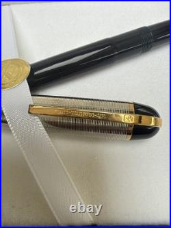 Rare Vintage Eversharp Skyline Gold & Black Fountain Pen with 14K Never Inked