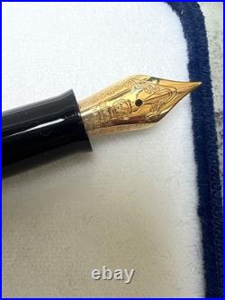 Rare Vintage Eversharp Skyline Gold & Black Fountain Pen with 14K Never Inked