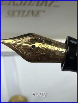 Rare Vintage Eversharp Skyline Gold & Black Fountain Pen with 14K Never Inked