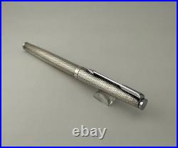 Rare Vintage Parker 35 Vintage Silver Plated Fountain Pen 18K Gold Nib