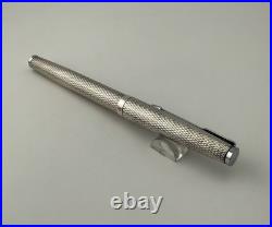 Rare Vintage Parker 35 Vintage Silver Plated Fountain Pen 18K Gold Nib