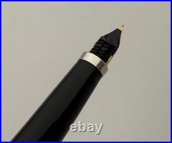 Rare Vintage Parker 35 Vintage Silver Plated Fountain Pen 18K Gold Nib