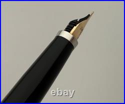Rare Vintage Parker 35 Vintage Silver Plated Fountain Pen 18K Gold Nib