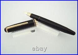 Rare and Sought After Montblanc 256 Fountain Pen from the 50s 14 Carat Nib M259