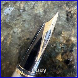Sheaffer 444 Fountain Pen 18k gold Nib 2 Tone Limited Edition Matte Finish Rare