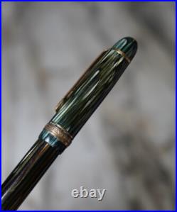Very Rare Montblanc Masterpiece 146 G Green Striped 14K Gold Nib
