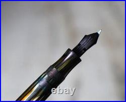 Very Rare Montblanc Masterpiece 146 G Green Striped 14K Gold Nib