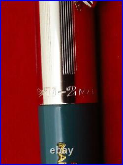 White Feather 71-2 Teal Capillary Fountain 14k Nib Vintage Excellent Boxed Rare